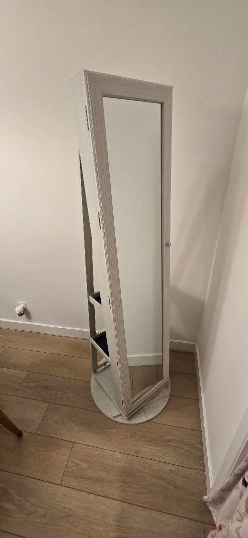 Mirror jewelry organizer