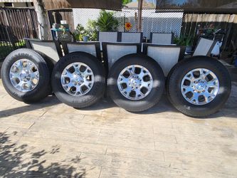 4 Ram 2500HD 8 lug wheels