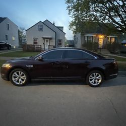 2010 Ford Taurus
