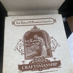 Disney Commarative  Snow Wire White Plates