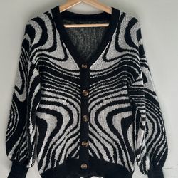 Retro B&W Illusion Knit Cardigan