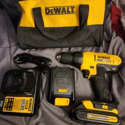 20vMax /lithium Ion DeWALT Drill