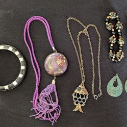 Mixed Lot Fashion Bijouterie: Necklace, Bracelet, Earrings, Multicolor