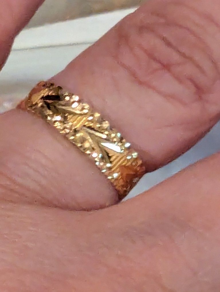 Solid 21k Pure Gold Ring  From Dubai JewlersBeautiful Solid Gold Rings For Engagements Weddings Birthdays Or Any Occasions Prices For Each Ring