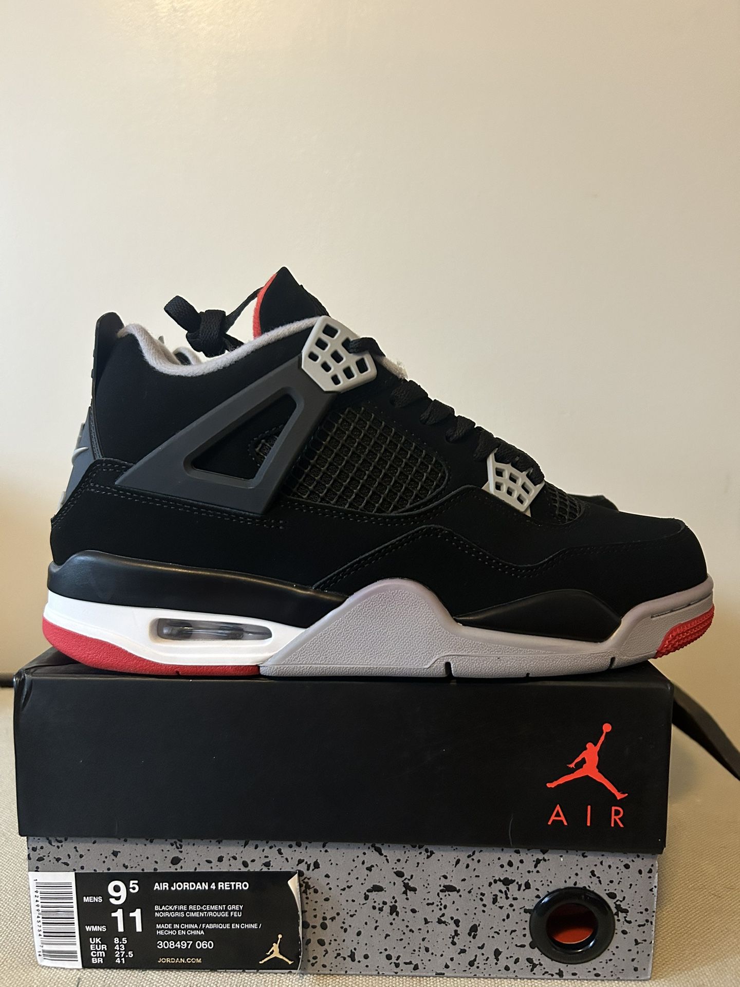 Air Jordan 4 Bred