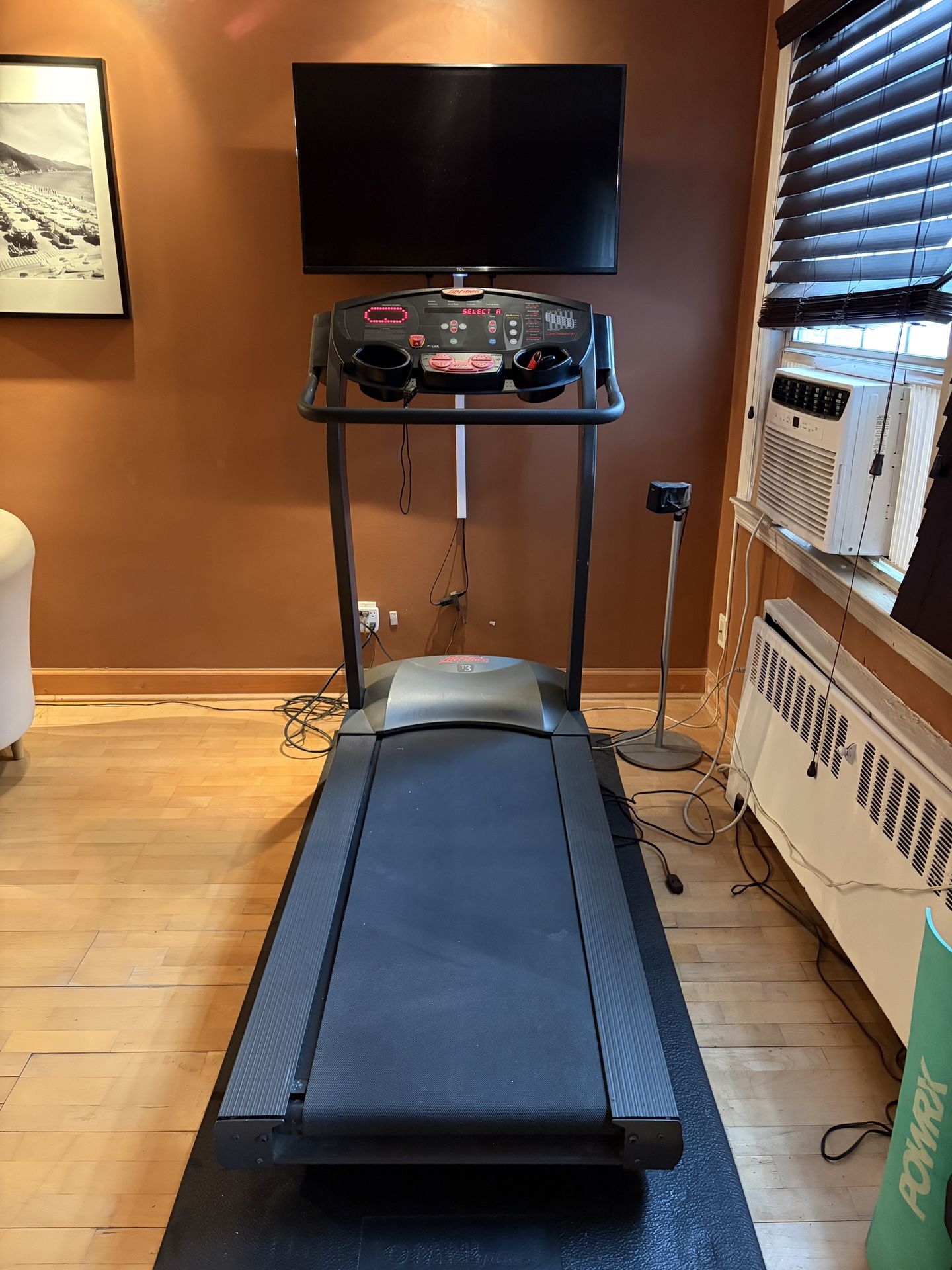 Life Fitness Free Treadmill 