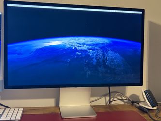 Apple Studio Display 27” 5K Retina – Excellent Condition