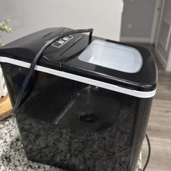 Ice Maker 