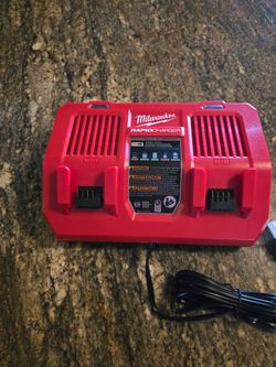 Milwaukee M18  rapidcharger nuevo