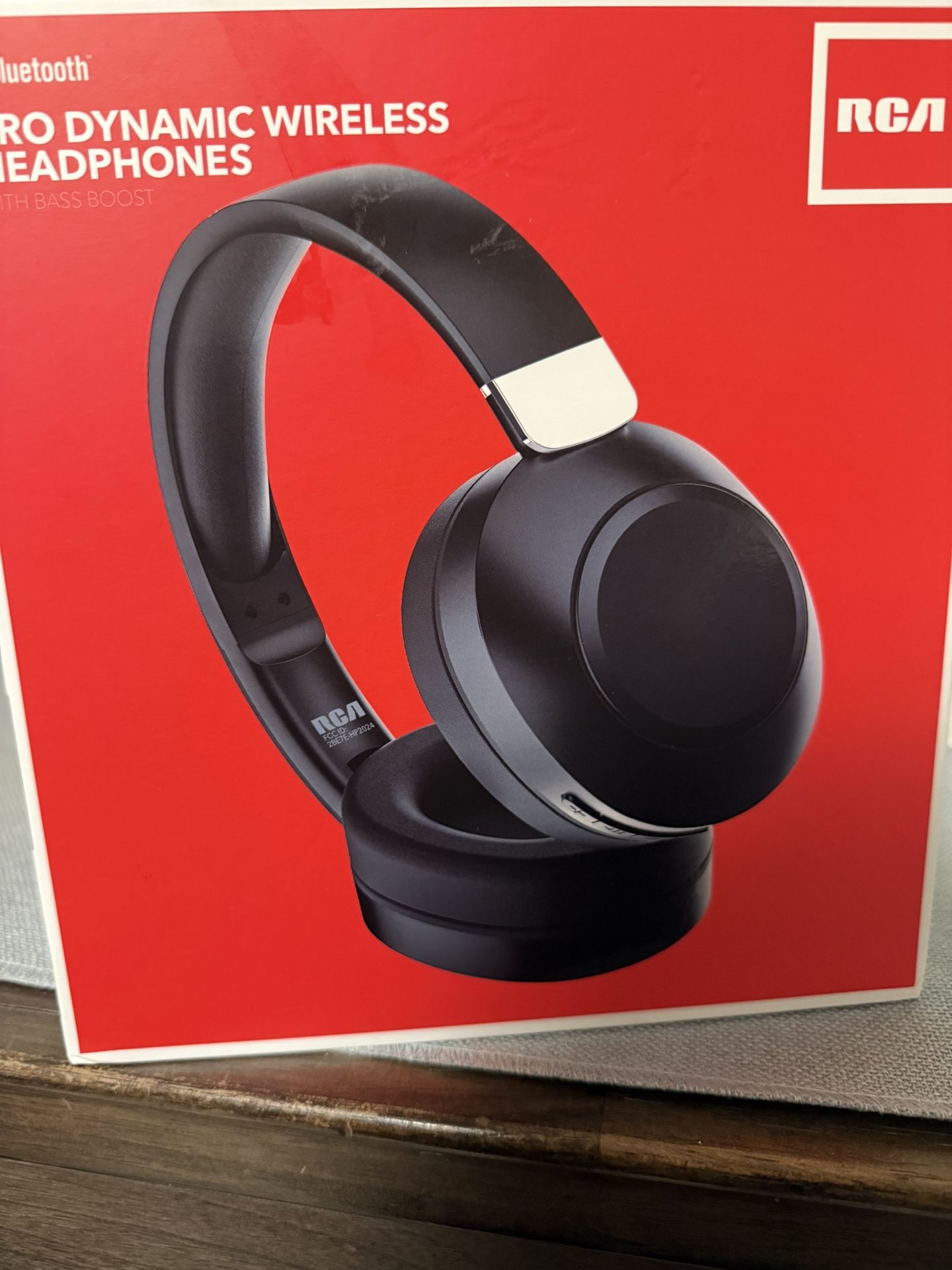 RCA Pro Dynamic Wireless Headphones