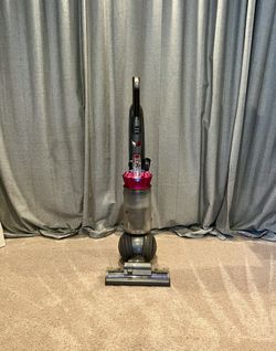 Dyson Ball Origin Vacuum with Many Tools.