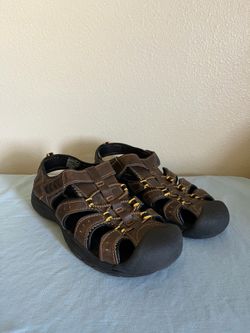 Sandals size 6
