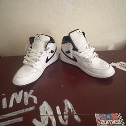 Air Jordan 1 Mid 'White Black'.    Size 9