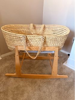 Moses Basket Bassinet & Rocking Stand