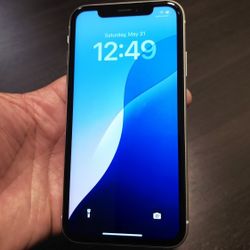 Unlocked Apple iPhone XR 64gig Excellent Condition 