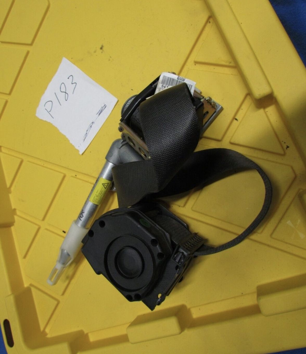 2003 bmw 745 right rear seat belt roller black color 