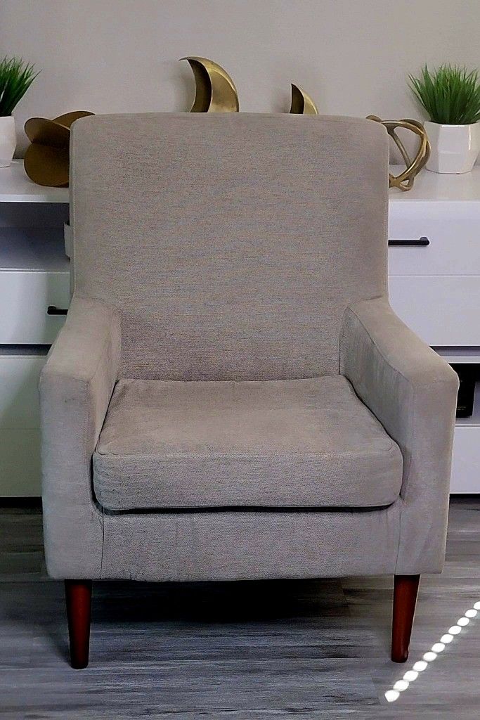 Fabric Arm Chair in Clear Gray Finish🛋☕️👈😊