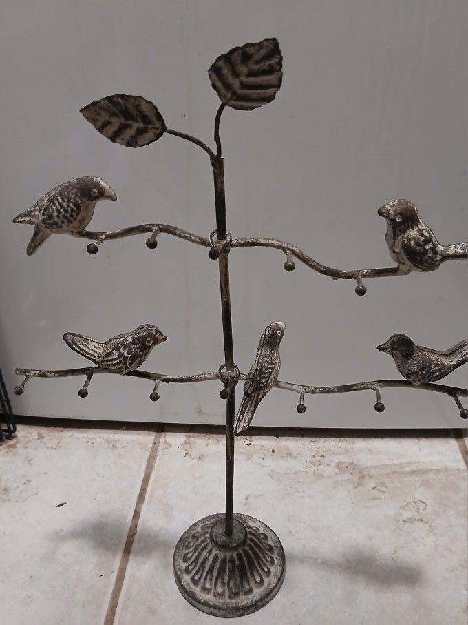 Metal jewelry tree