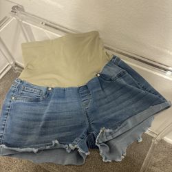 Levi's maternity shorts Size XL Stretch 