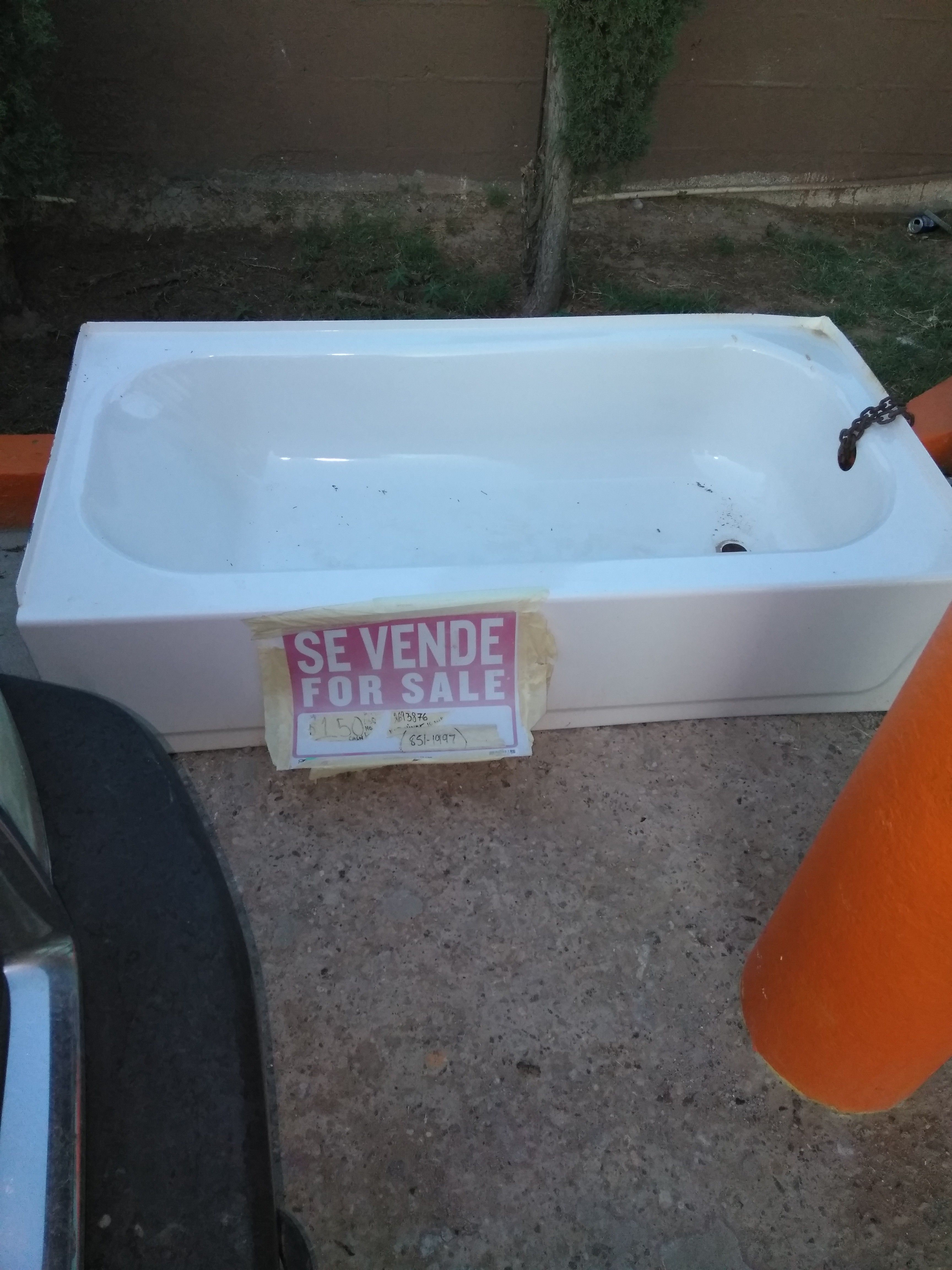 Tina para baño nueva sin caja nunca usada fits casa o mobile home medidas 30/60inch material de lámina no plástico