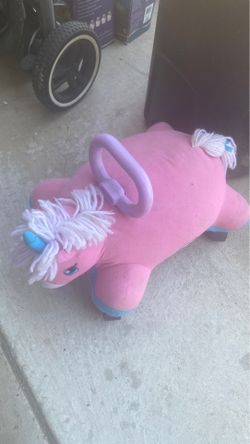 Unicorn ride-on@