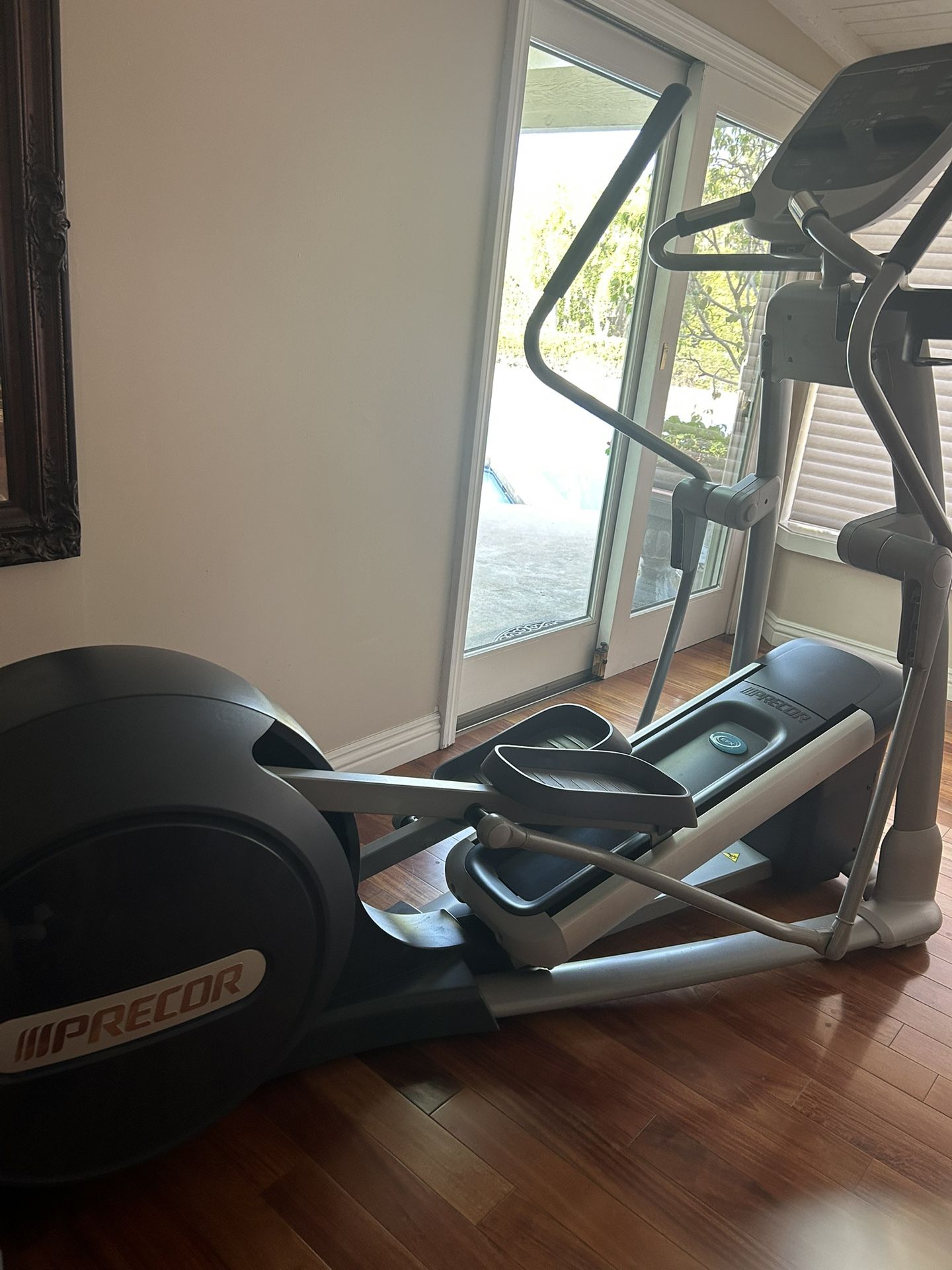 PRECOR Elliptical 
