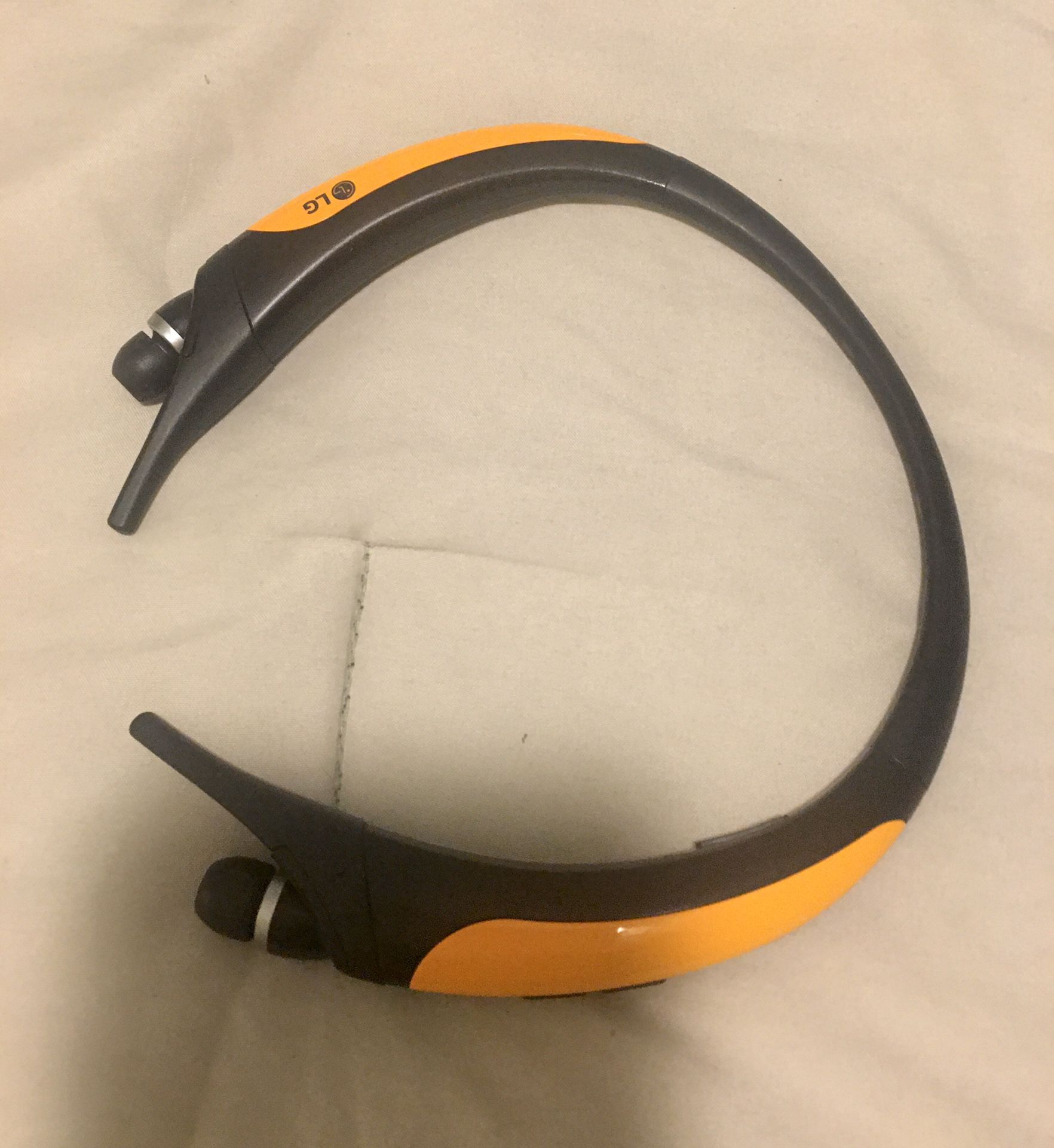 LG Tone Active