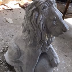 🔥🎁🦁Brand New Great Lion. Solid 220 lbs. 3 ft. Very nice piece great Decor. Outdoor or indoor. Great for front porches, pool area. Can choose from s