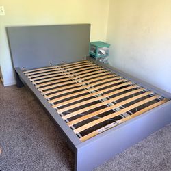Queen size bed