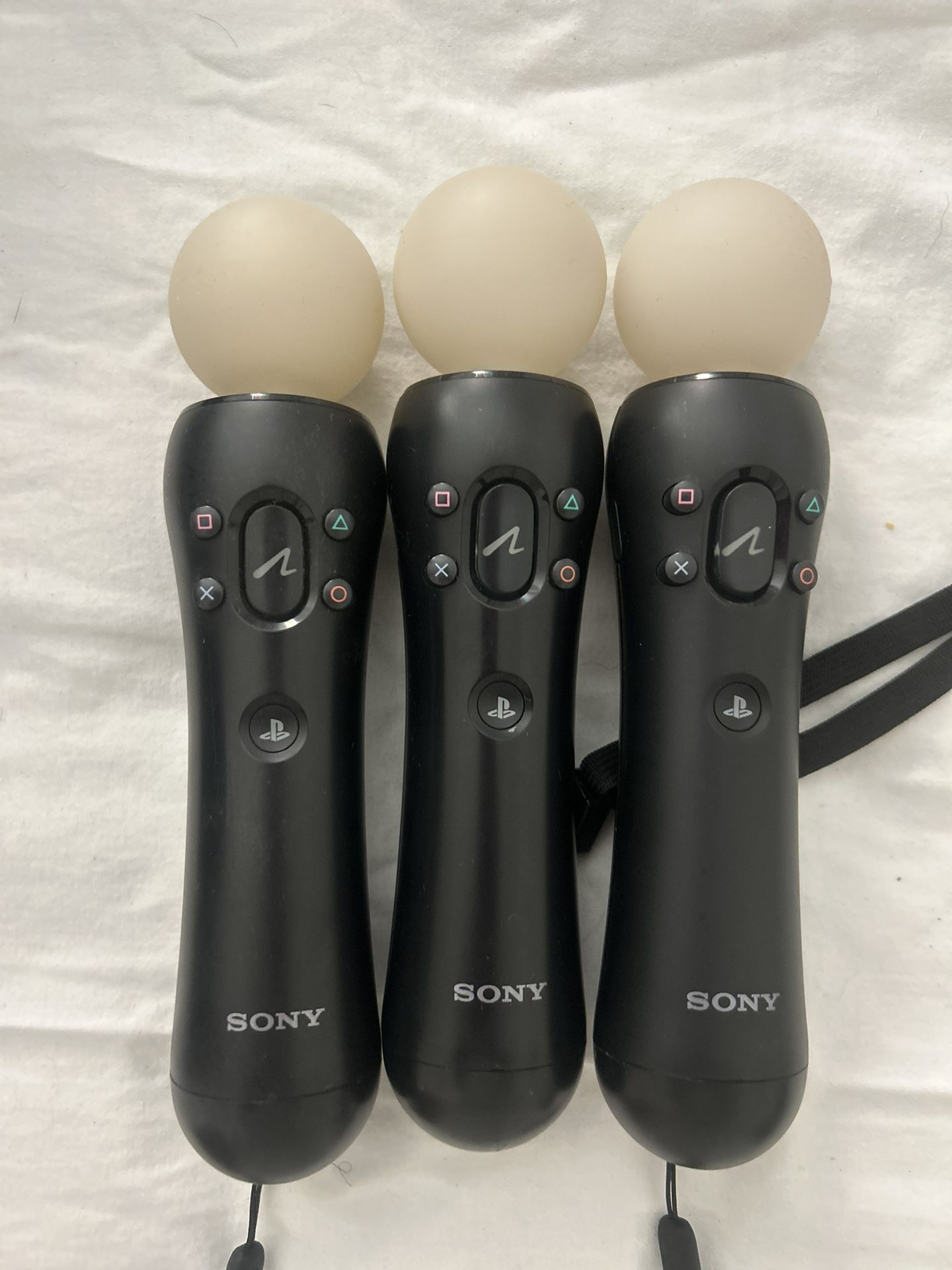 2 PlayStation Move Motion Controller. For PS3