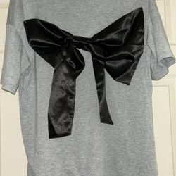 Women’s super cute bow top