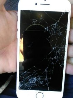 Iphone 7 with broken screen