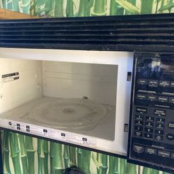 Large Over The Range Microwave, Very Good Conditions 