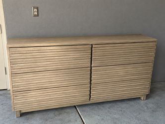 Dresser