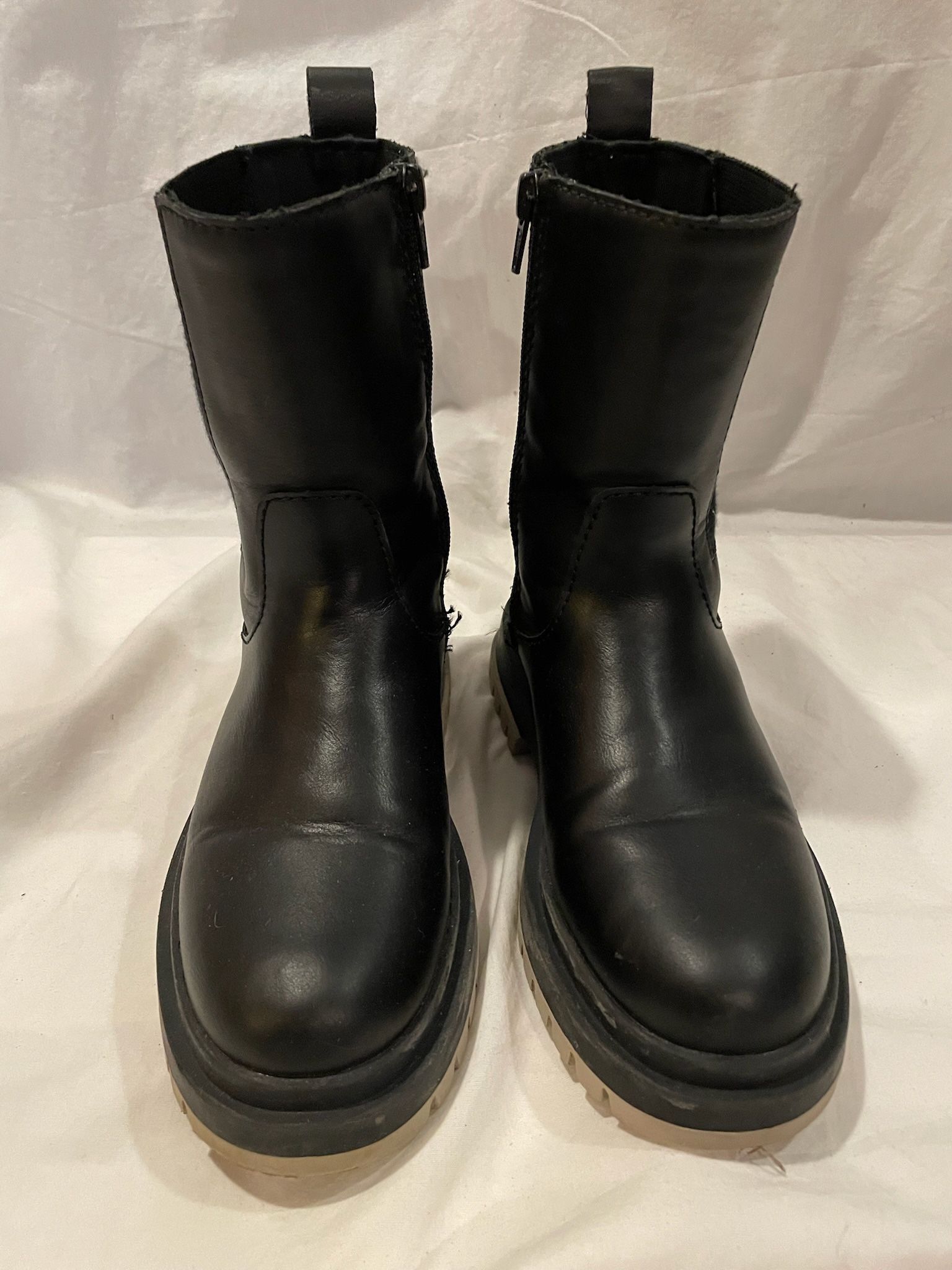 Ladies size 4 (34) Zara gorgeous short black leather boots