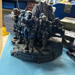 Halo Statue 
