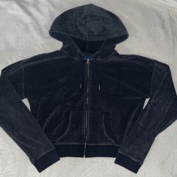 Aeropostale Women’s Black Cropped Zip-Up Hoodie. Size Medium.