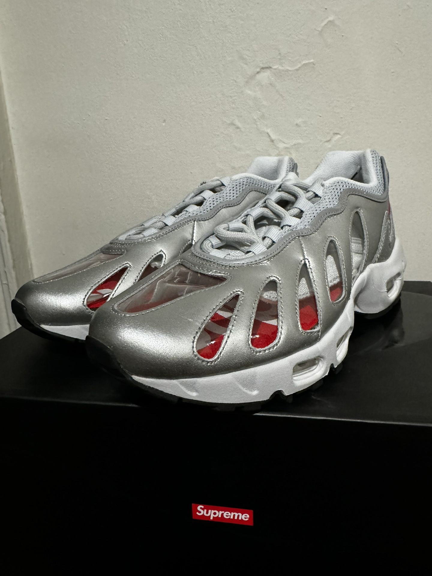 Supreme Nike Air Max 96 Silver Bullet Size