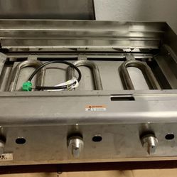 Cecilware Pro CCP36 36" Three Burner Gas Charbroiler (Never used)