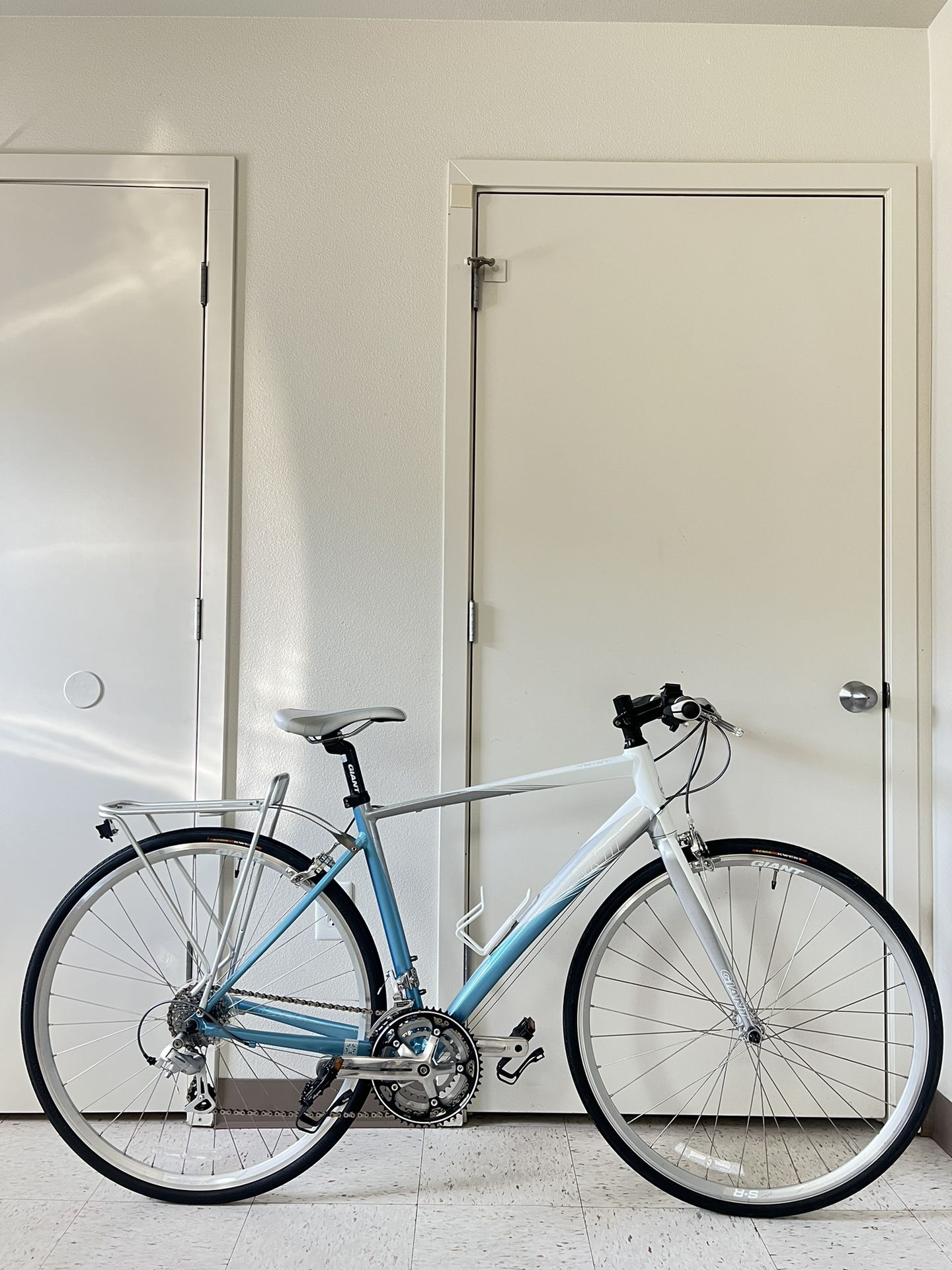 Giant Dash Hybrid Bike