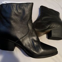 Women’s Boots Size 12