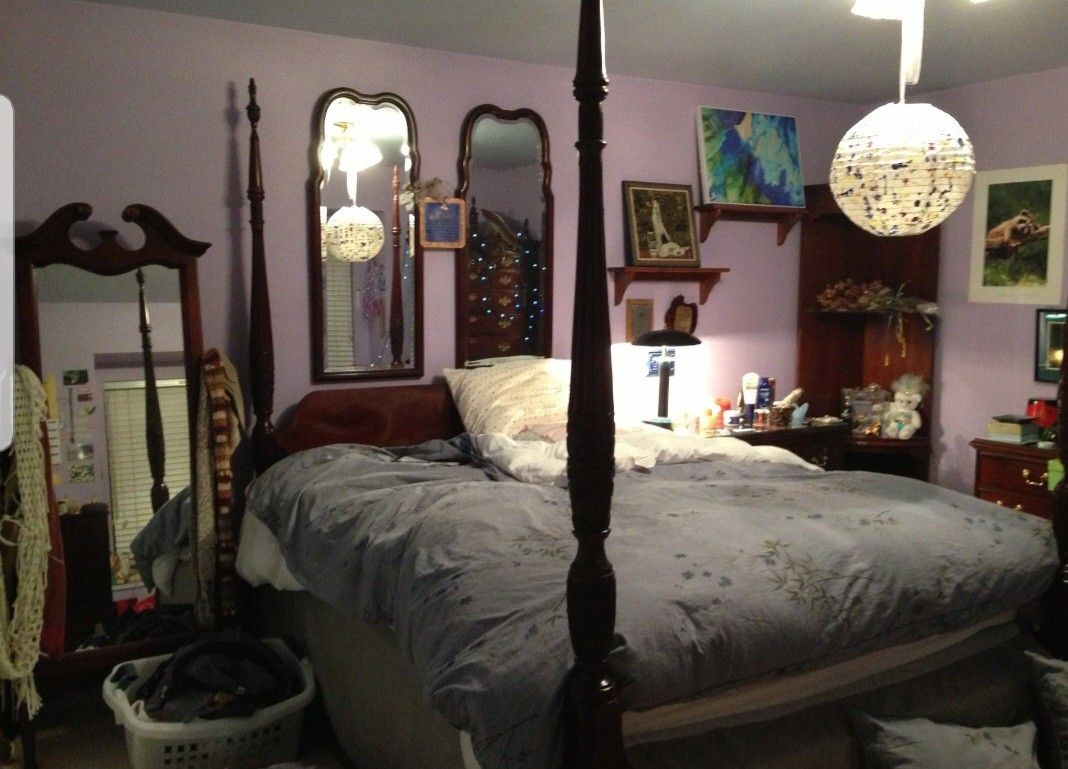 ✨ Mahogany Queen Bed Frame & Mirrors