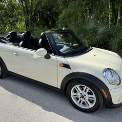 2012 MINI COOPER CONVERTIBLE*ONLY 87K MILES*CLEAN FL TITLE *LIKE NEW  ONLY 87,000 MILES  2 OWNER  CONVERTIBLE  CLEAN FLORIDA TITLE  CLEAN CARFAX  JUST