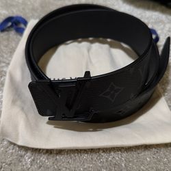 Louis Vuitton belt black small