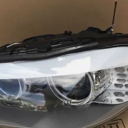 2013 BMW 535i Xdrive Headlight Driver Side Only One Driver Side  OEm Parts Wet $350