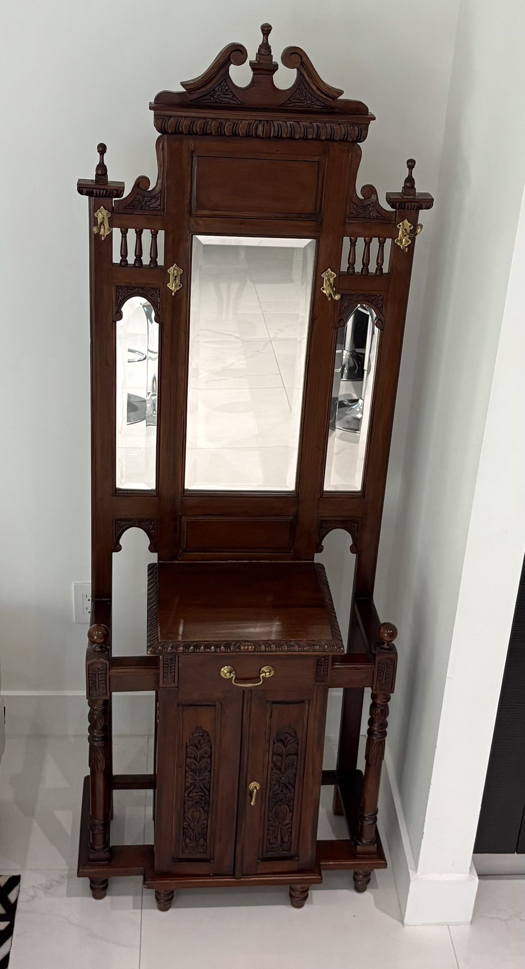 Antique Furniture 3-Mirror Wall Hat And Coat Holder