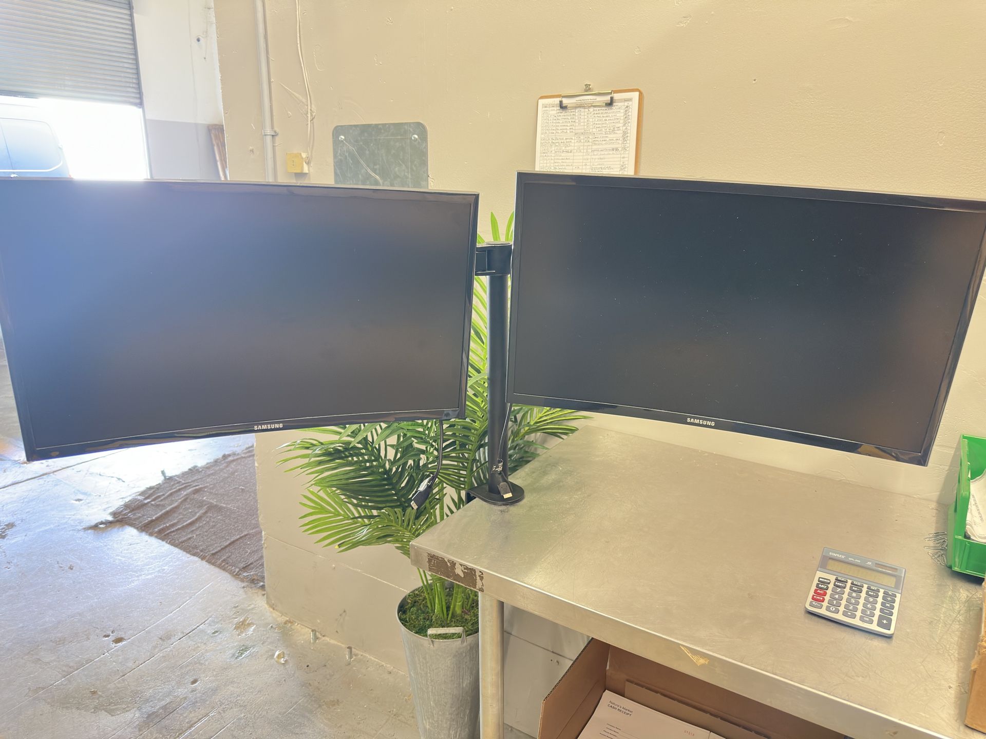 Samsung Curved 24” Monitors With Desk Arm