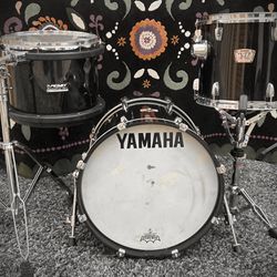 Drums - Yamaha- Peavey RadialPro 501