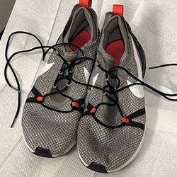Women’s Shoes Size 7-Y, In Good Condition, Nike Sneakers.