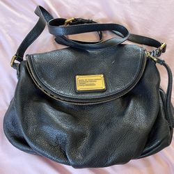 Very good used condition. Marc Jacobs Crossbody Bag. 